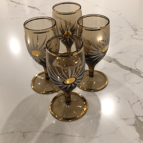 Vintage MCM small starburst drinkware glasses  amber and gold set of 4 - Picture 2 of 6